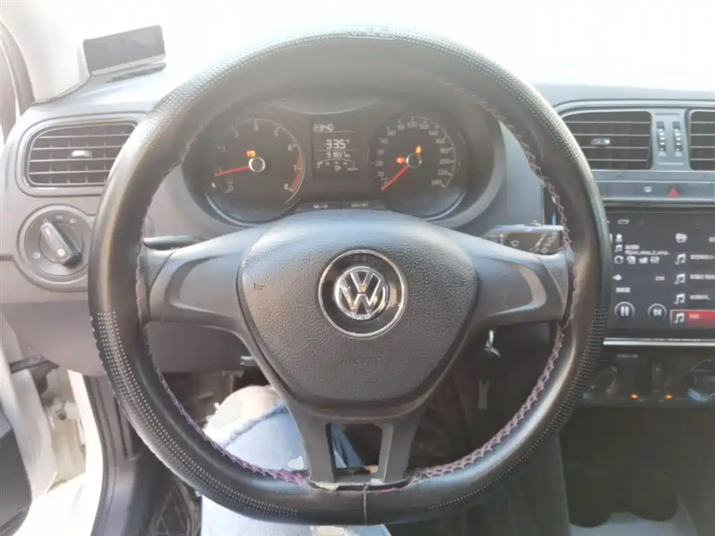 Volkswagen Polo 2016 1.4L Manual Trend фото 11