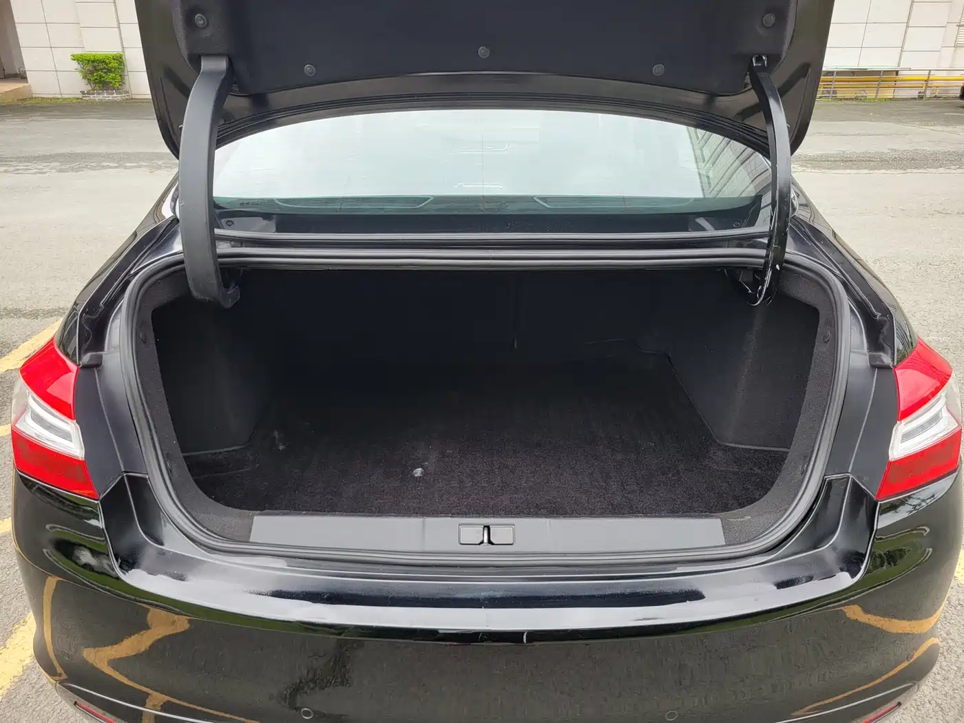 Peugeot 408 2015 Model 1.2T Automatic Luxury Edition фото 18