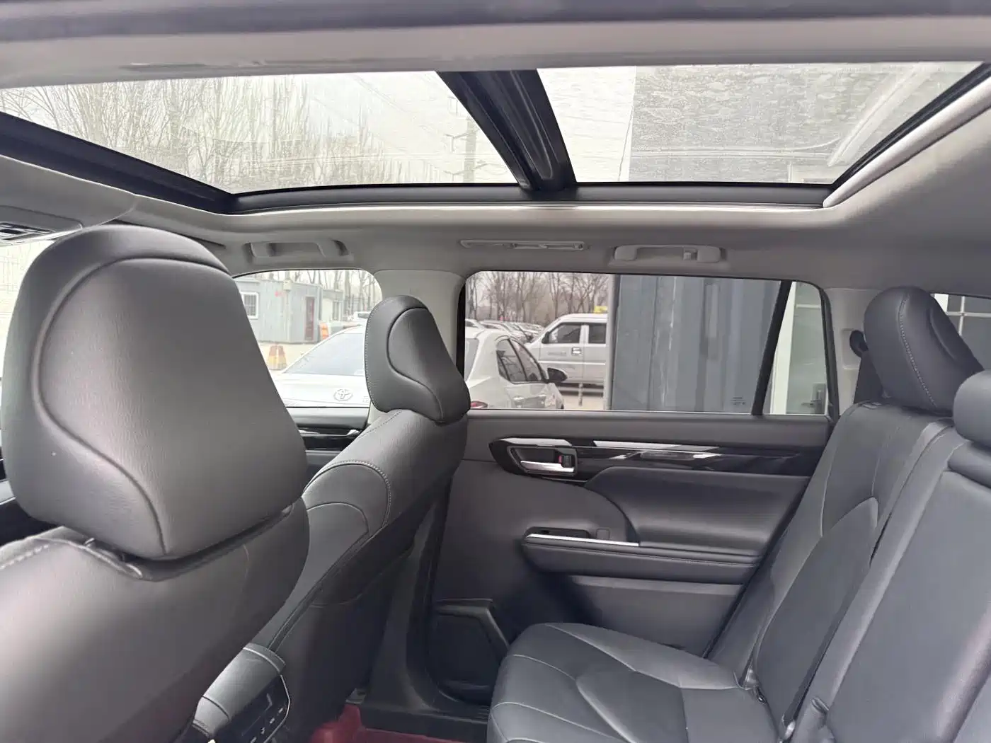 TOYOTA HIGHLANDER