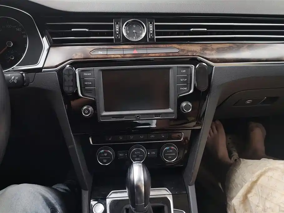 Volkswagen Magotan 2017 330TSI DSG Luxury фото 13