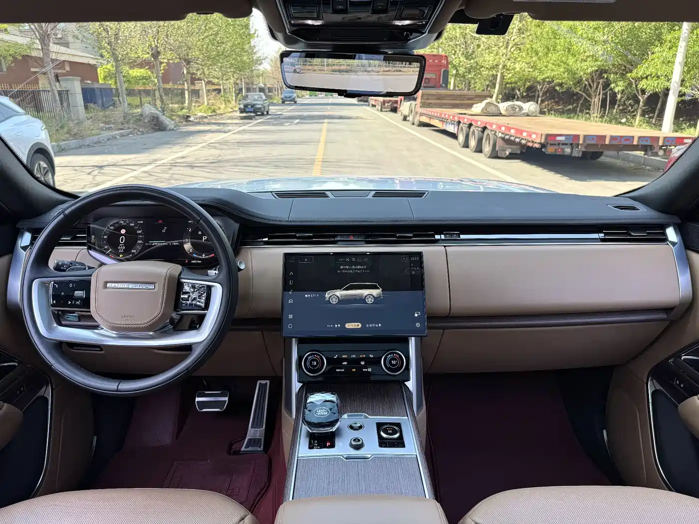 Land Rover Range Rover 2023 3.0 L6 400PS Golden Age 7-Seater Long Wheelbase фото 14