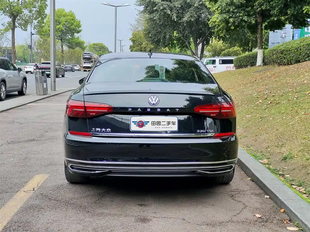 Volkswagen Passat 2019 Model 330TSI Luxury Edition China V фото 5