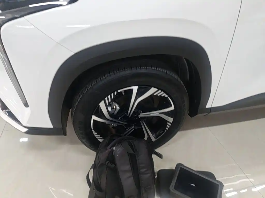 Photo 23 - Geely Boyue