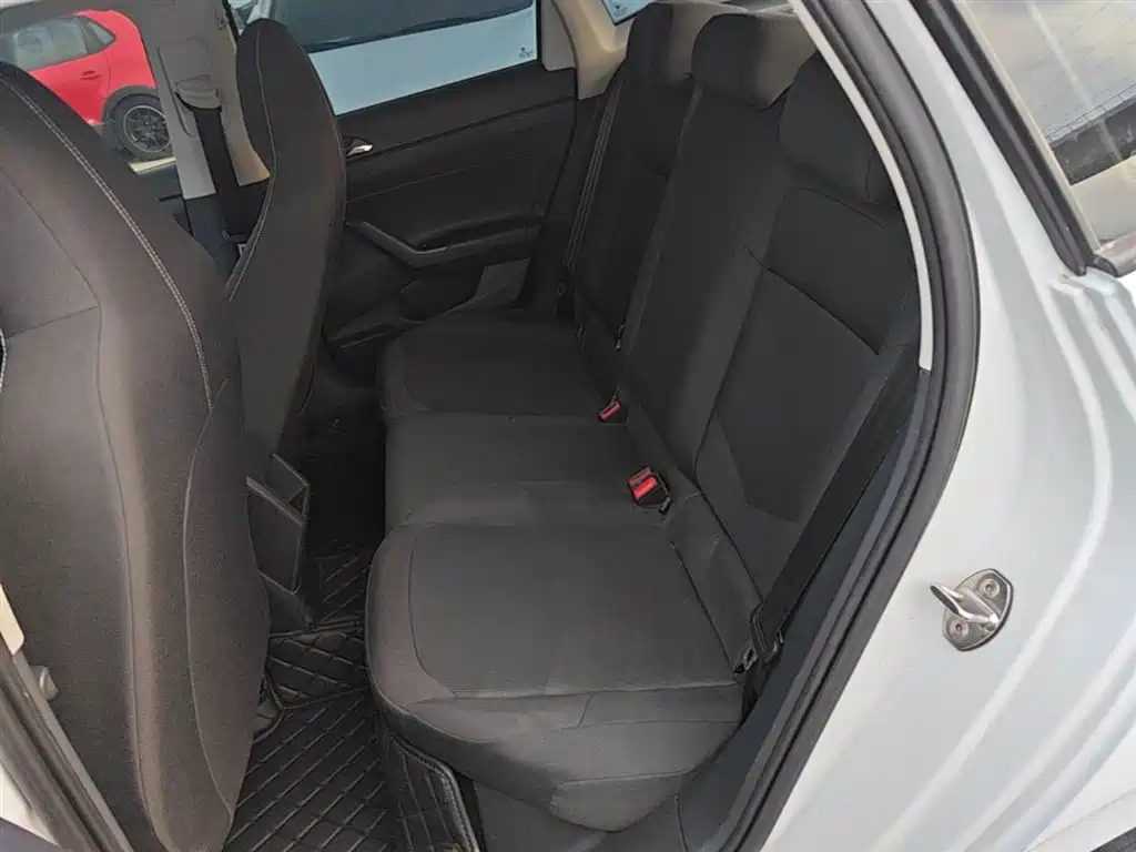 Volkswagen Polo 2023 Plus 1.5L Automatic Panorama Enjoyment Edition фото 16