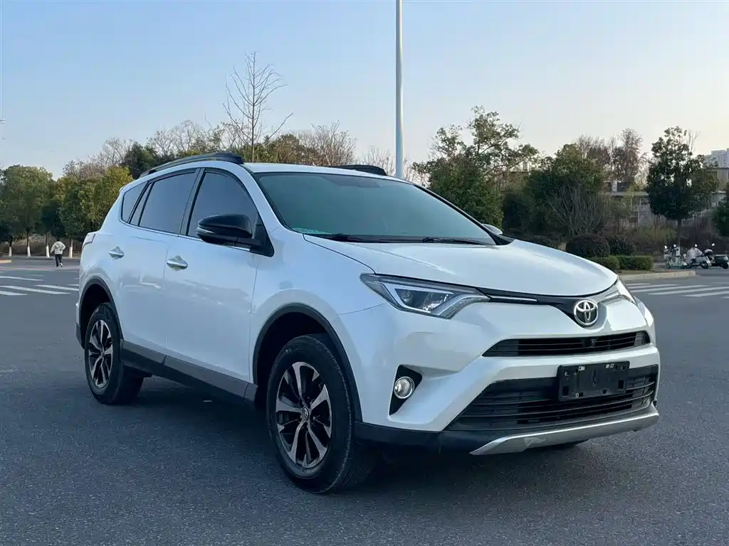 Toyota RAV4 Rongfang 2016 2.0L CVT 2WD Smart (China V) фото 4