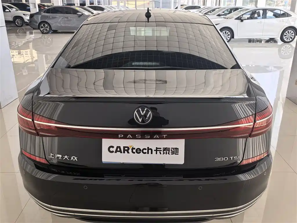 Volkswagen Passat 2024 380TSI Elite Edition фото 7