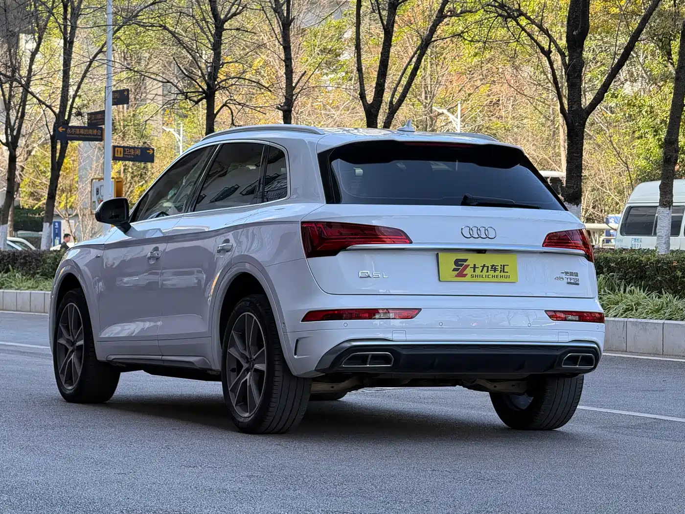 Audi Q5L 2022 45T Luxury Dynamic фото 6