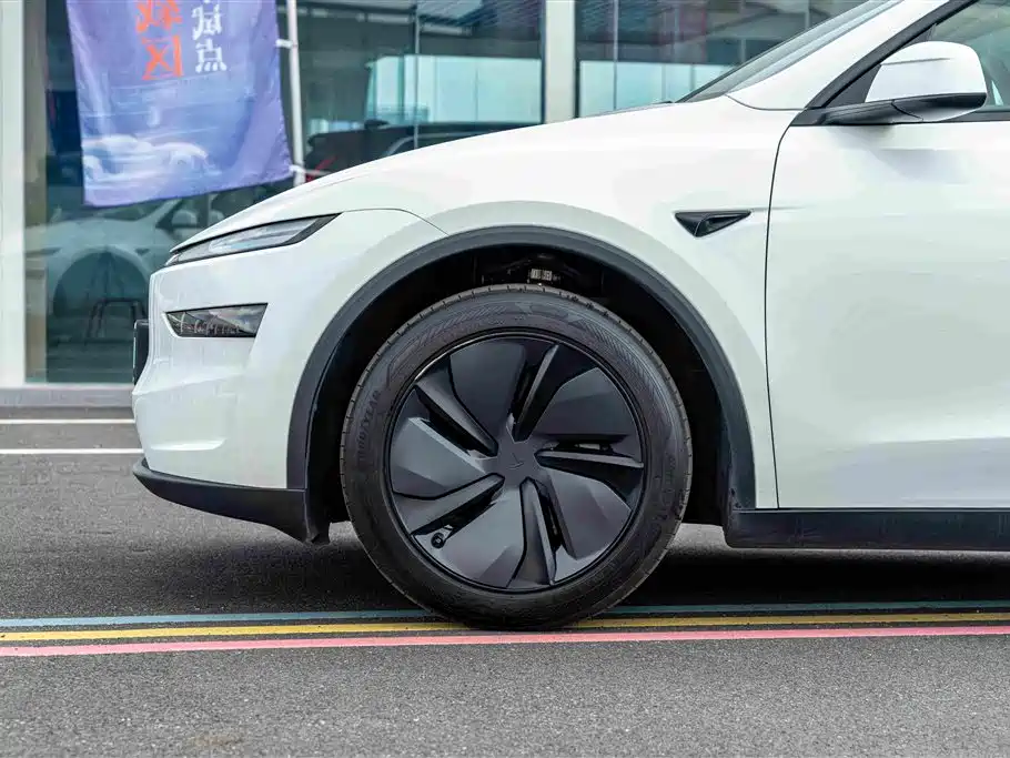 Фото 4 - Tesla Model Y