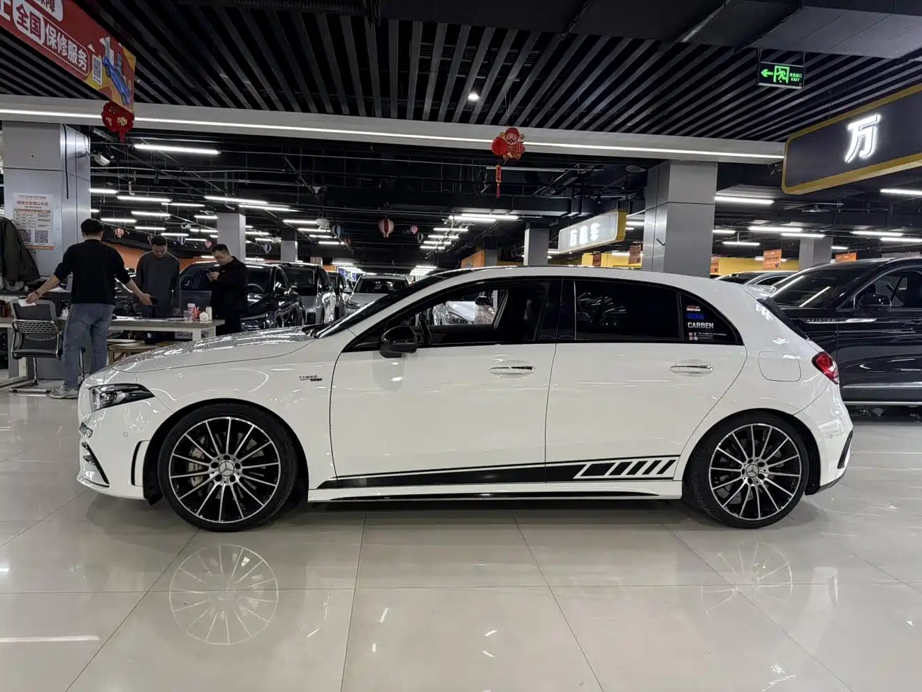 Mercedes-Benz A-Class AMG (Import) 2020 AMG A 35 4MATIC фото 5