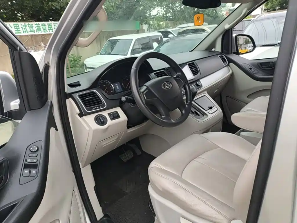 SAIC Maxus Maxus G10 2016 2014 Model Year 2.0T Auto Elite