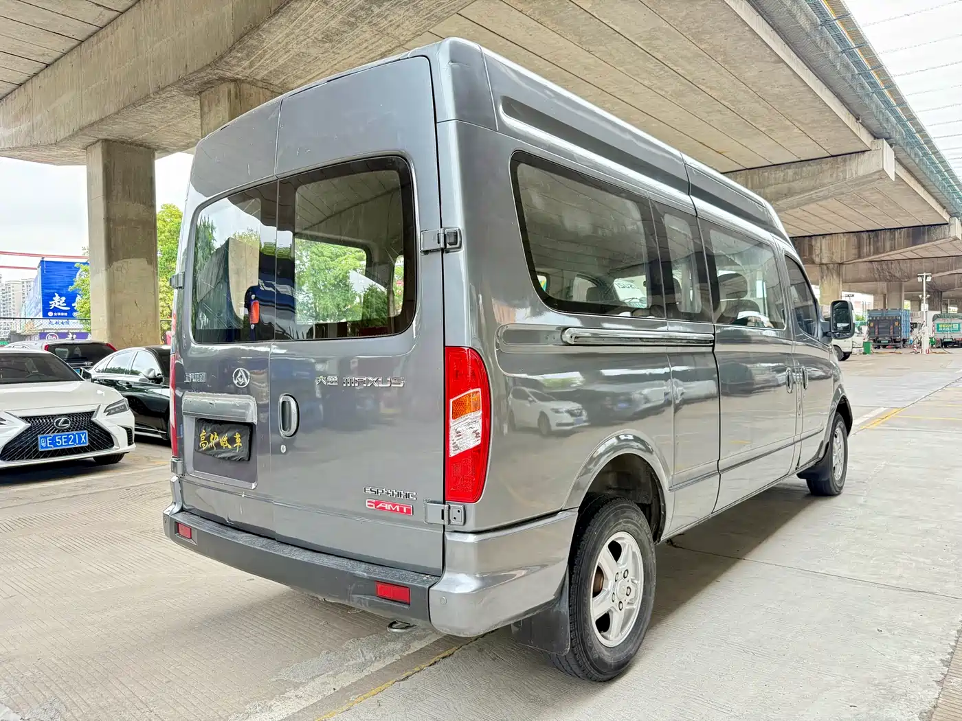 SAIC Maxus Xintu V80 2016 2.5T AMT Aoyun Express China V Long Wheelbase Medium Roof 7-seater фото 5
