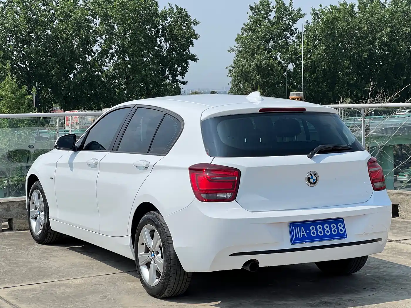 BMW 1 Series (Import) 2013 Facelift 118i Sport Model фото 15