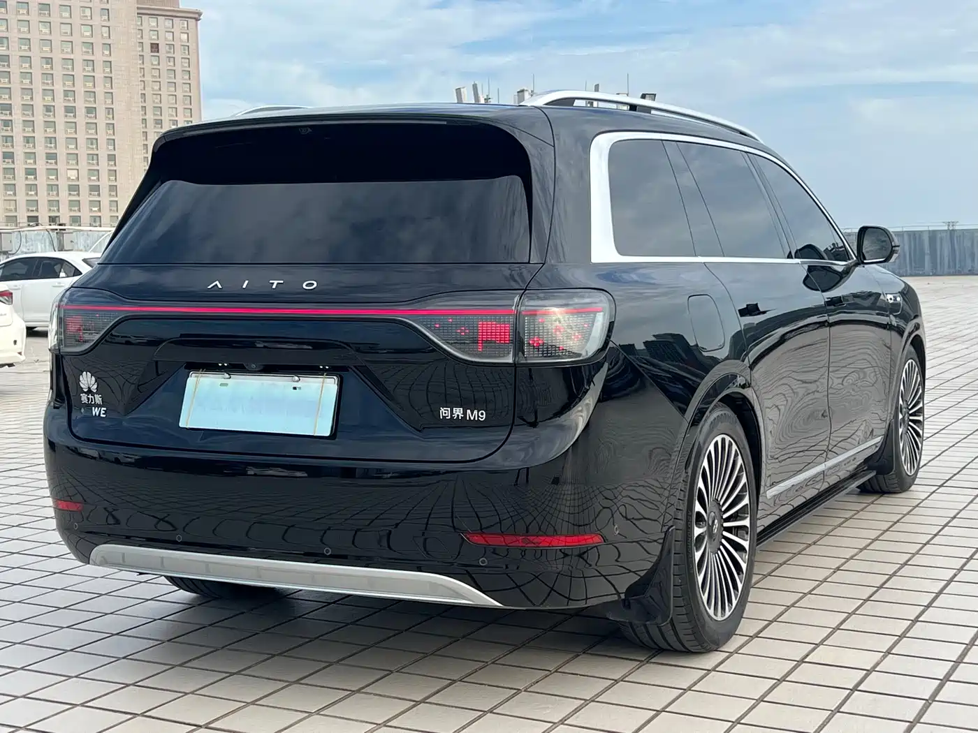 AITO Wenjie AITO M9 2024 Range Extender Max Edition 42kWh 6-seater фото 6