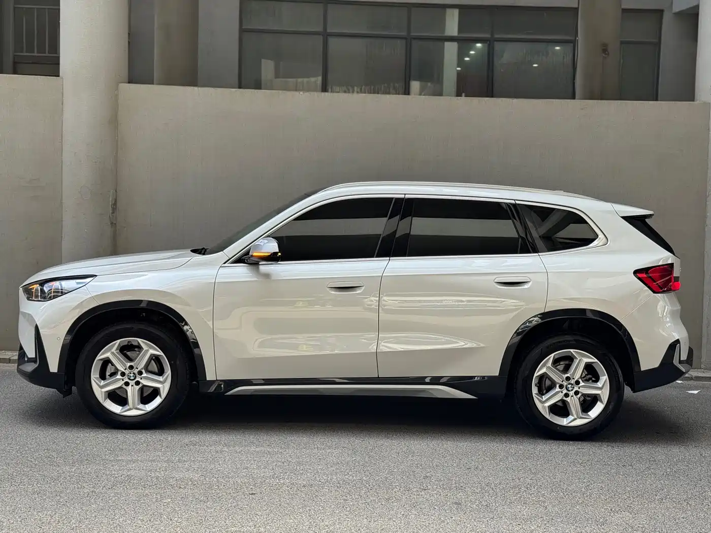 BMW X1 2023 sDrive20Li X Design Package фото 3