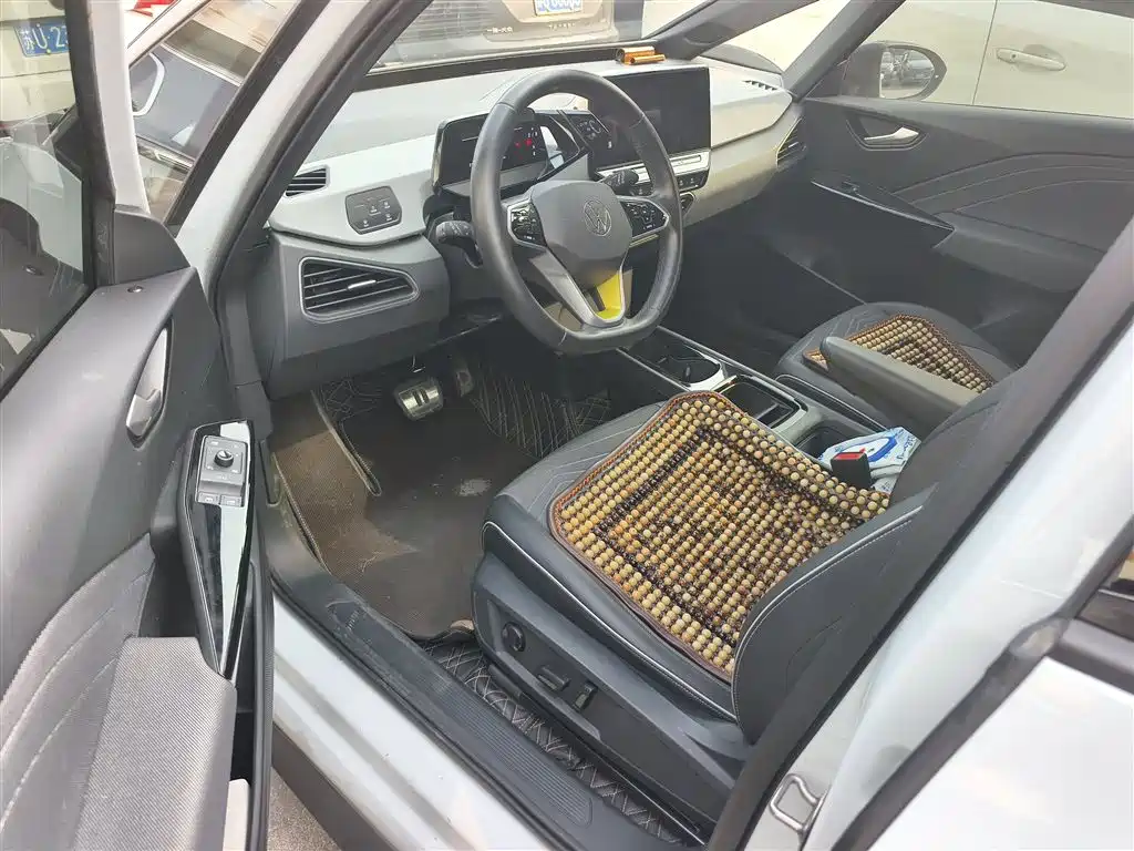 Volkswagen ID.3 2023 Pure Smart Edition фото 8