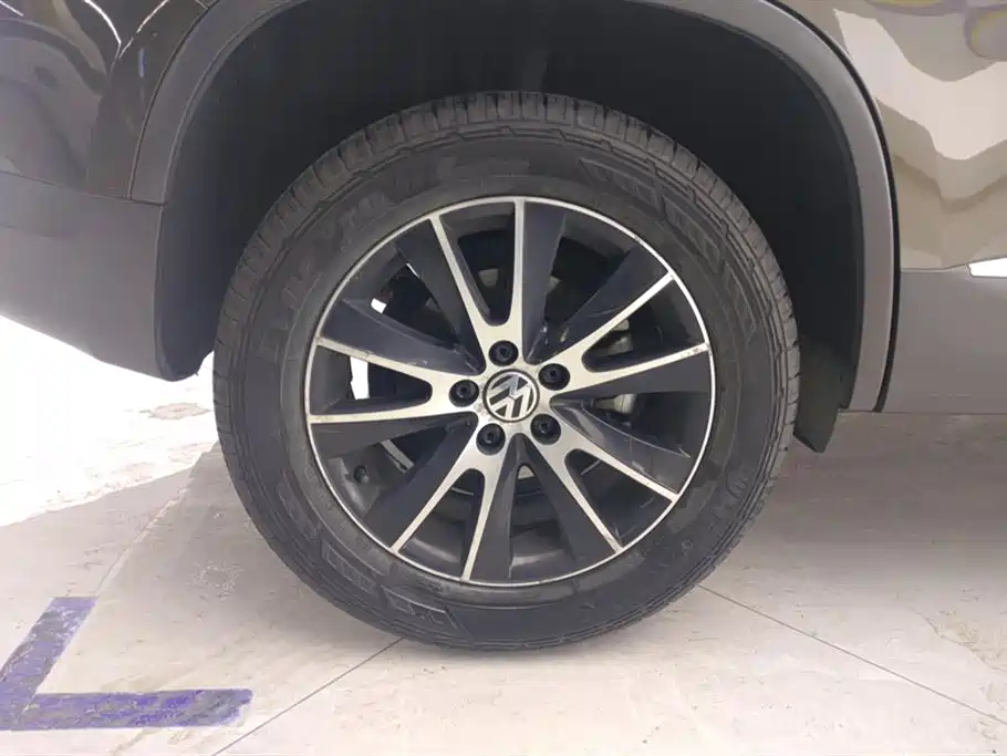 Volkswagen Tiguan 2015 1.8TSI Automatic 4WD Highline фото 6