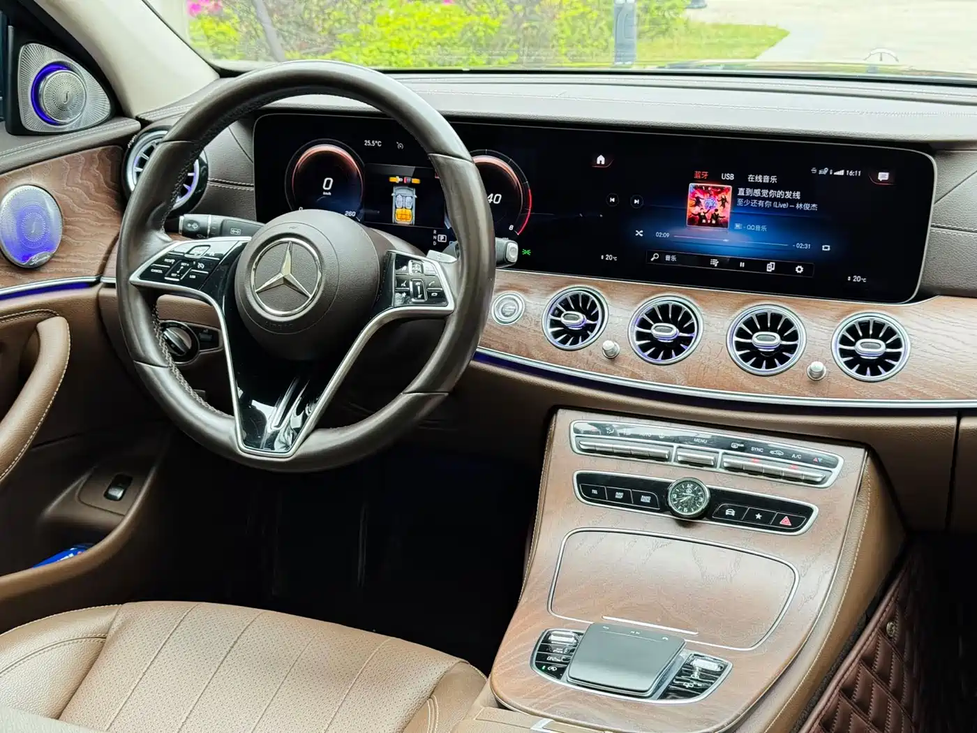 MERCEDES-BENZ E CLASS