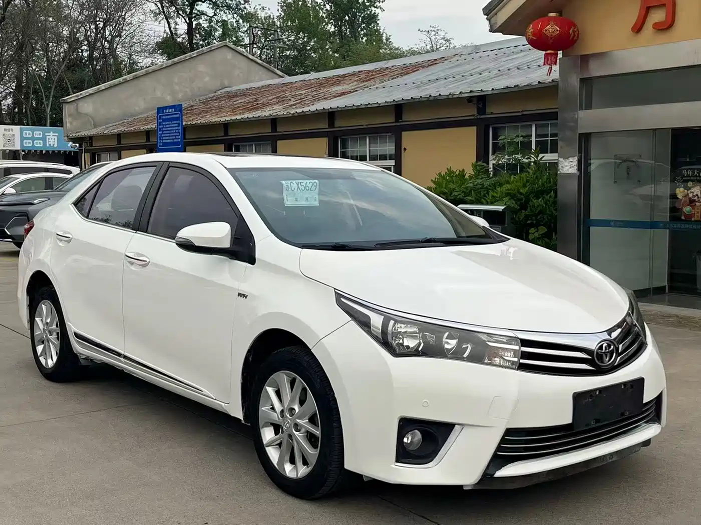 Toyota Corolla 2014 1.6L Manual GL-i Leather Edition фото 3