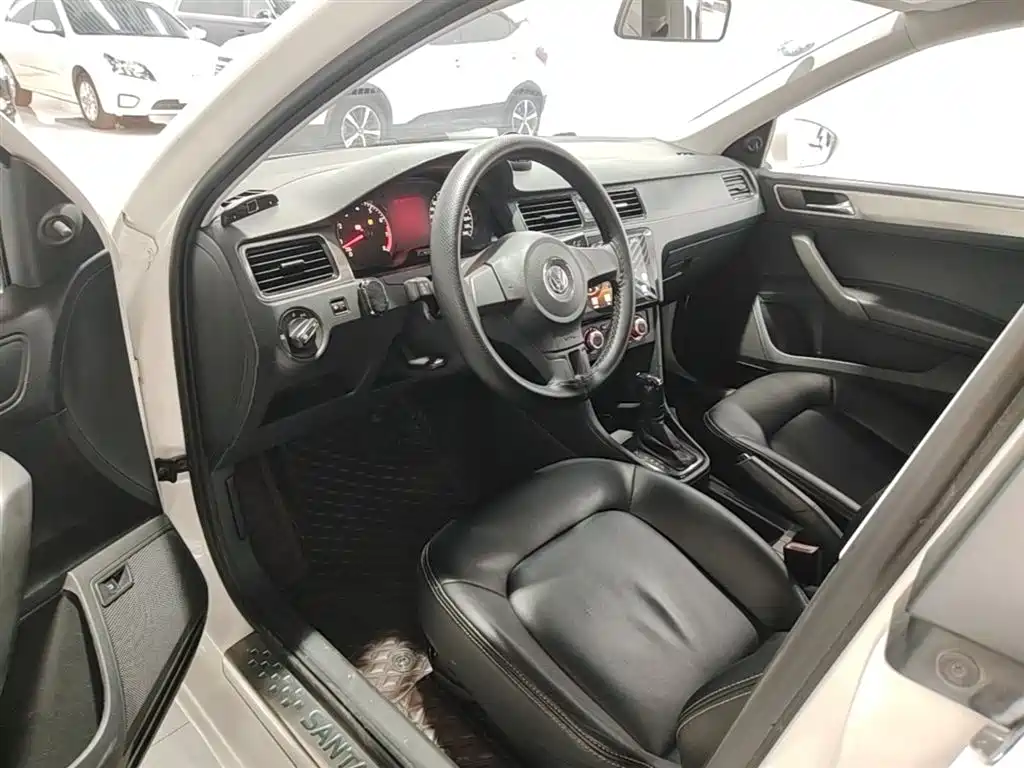 Volkswagen Santana 2015 1.6L Automatic Trend Edition фото 16