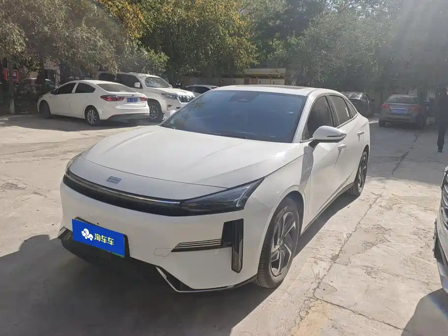 Geely Galaxy Galaxy L6 2024 — пригон из Китая
