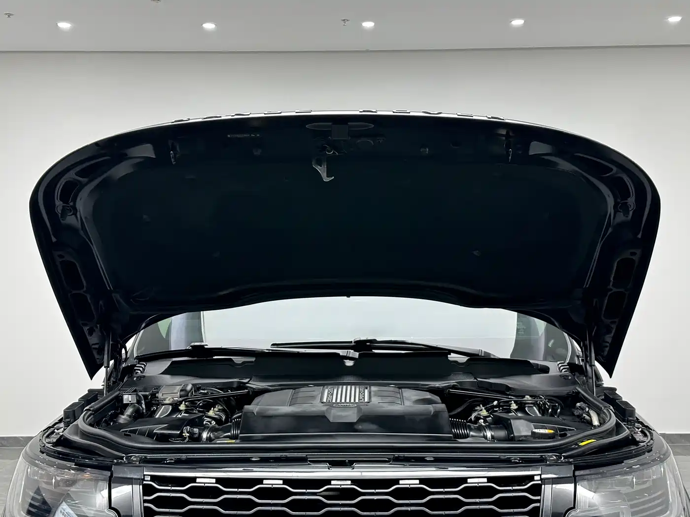 Land Rover Range Rover 2018 3.0 SC V6 Vogue Heritage Extended Edition фото 19
