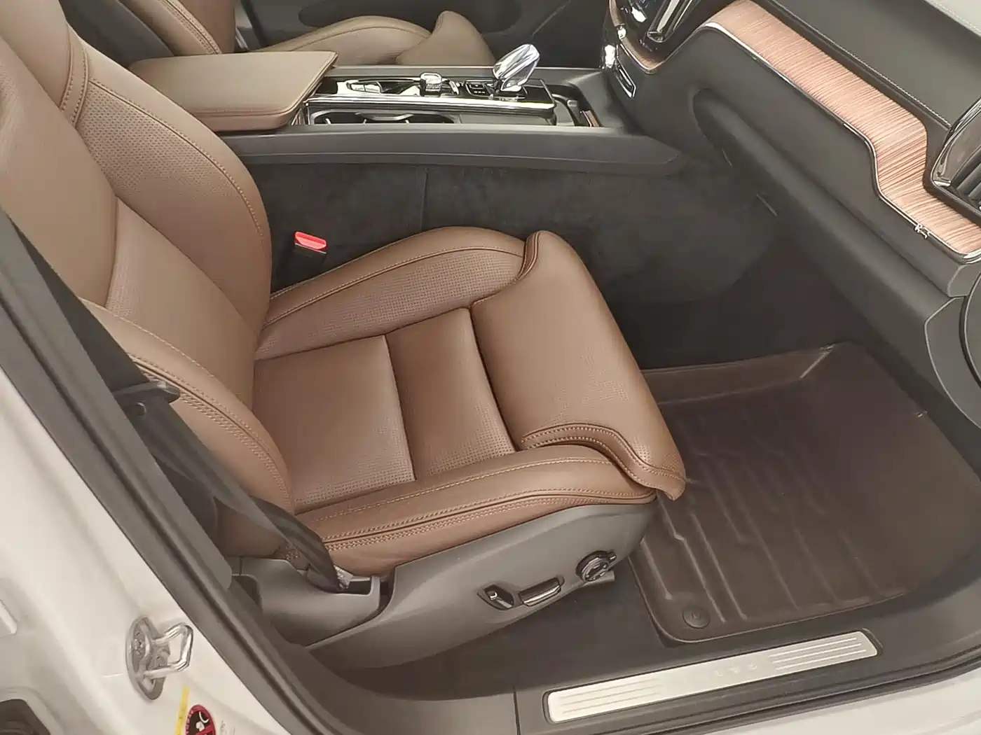 VOLVO XC60 PLUG IN HYBRID