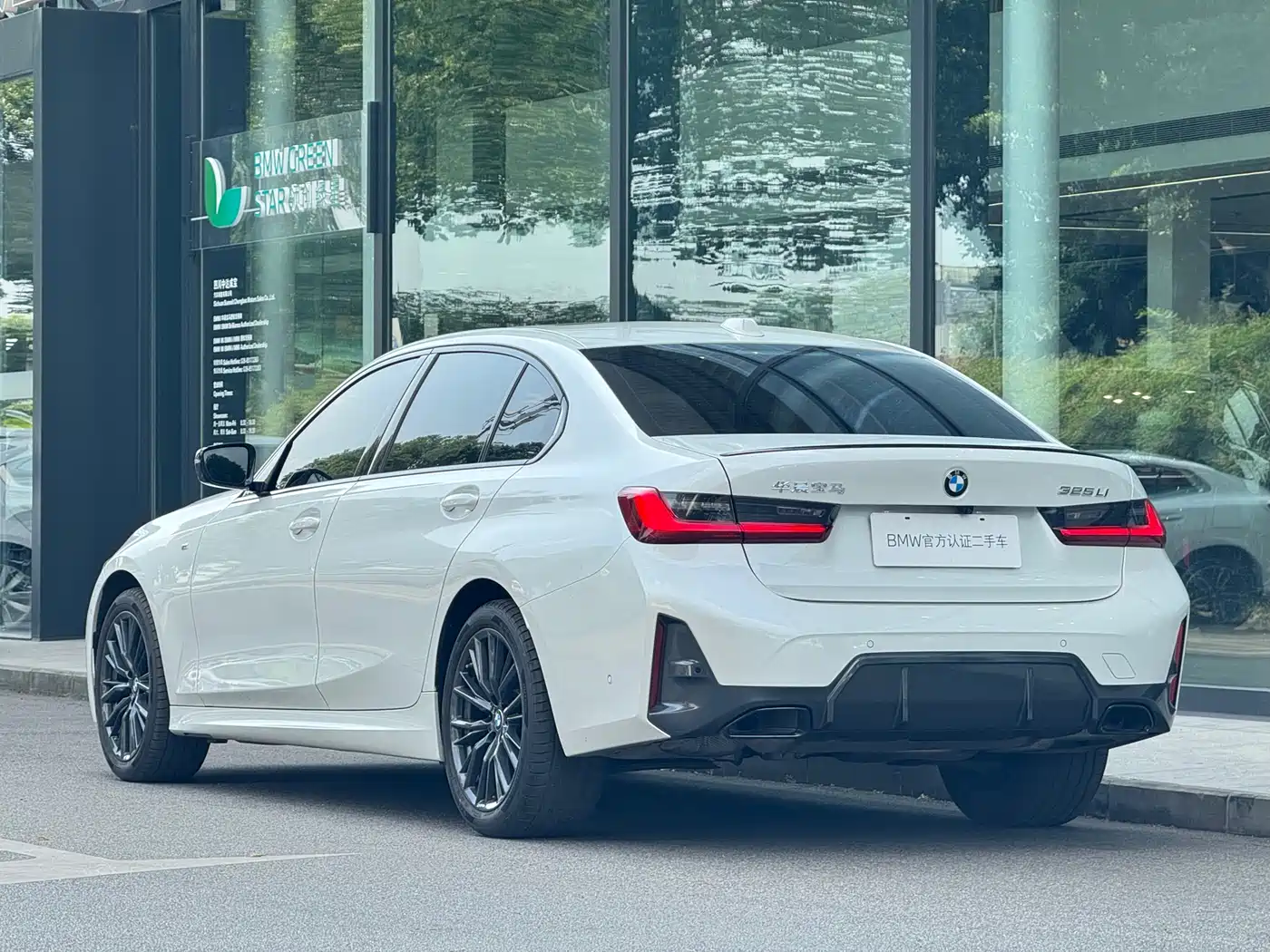 BMW 3 Series 2024 325Li M Sport Shadowline Package фото 5