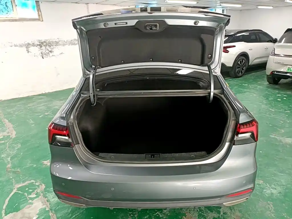 Roewe i6 MAX 2022 2020 Model 300TGI Automatic Cool & Smart Edition