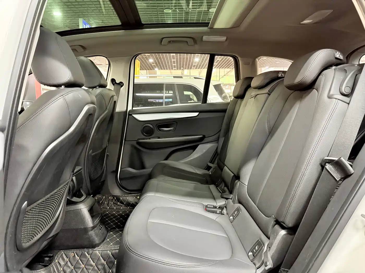 BMW 2 Series Gran Tourer 2018 220i Luxury Line фото 13