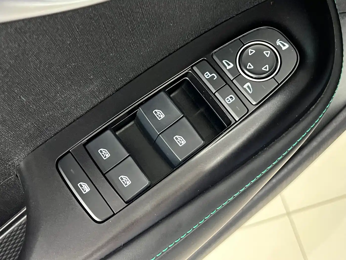 BYD Dolphin 2023 401km Knight Edition фото 14