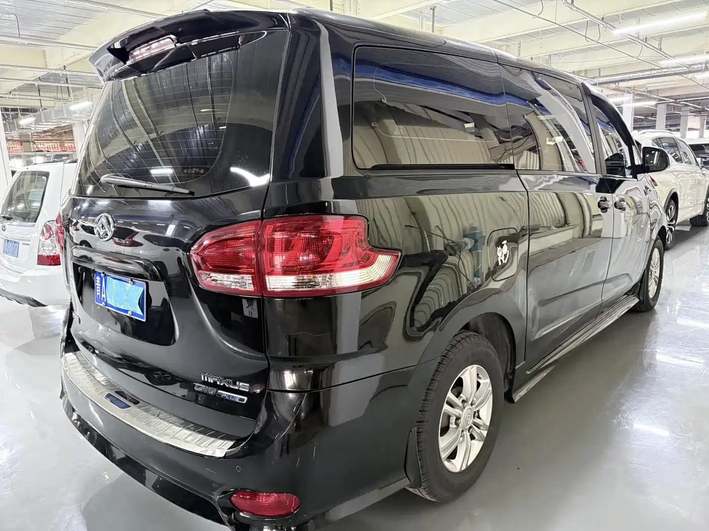 SAIC Maxus Maxus G10 2021 2.0T Manual Smart Edition Diesel 7-Seater фото 16