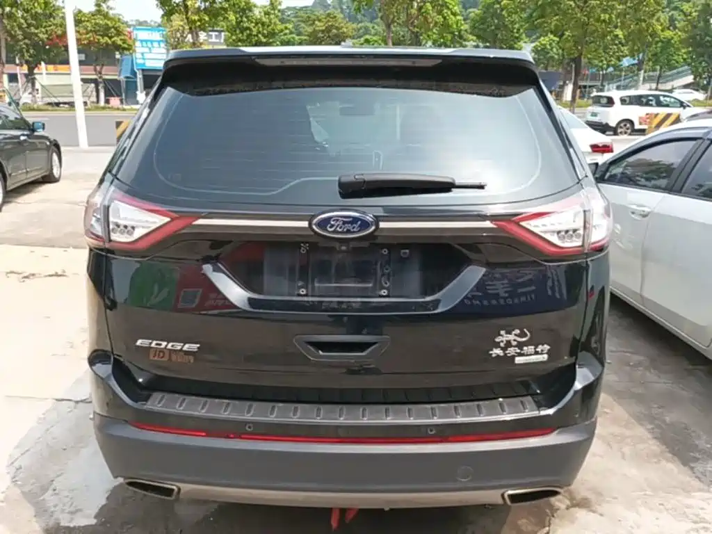 Фото 6 - Ford Edge