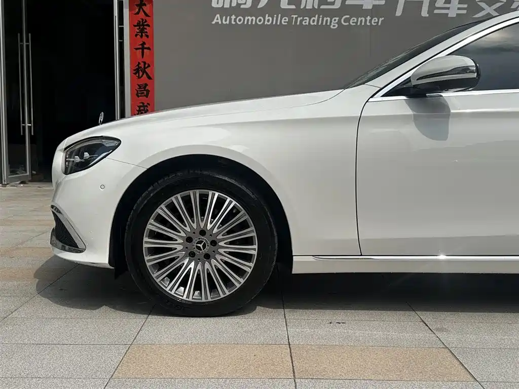 Mercedes-Benz E-Class 2022 E 300 L Fashion фото 22