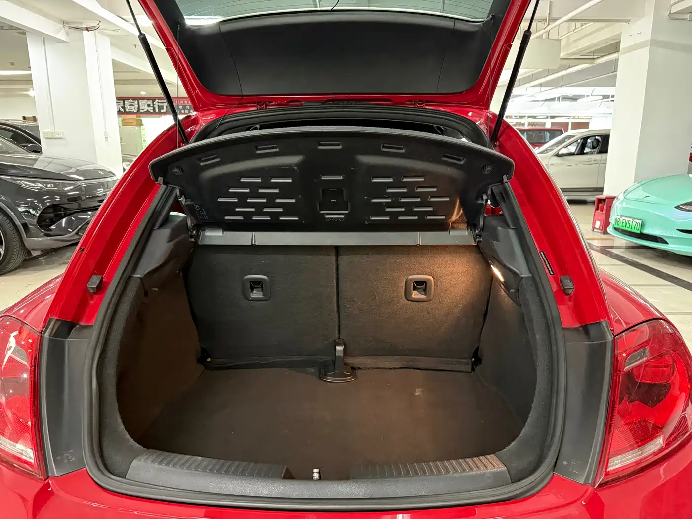 Volkswagen Beetle 2014 1.2TSI Fashion Edition фото 10