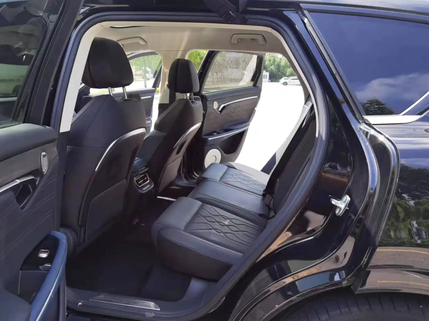 Voyah Auto VOYAH FREE 2021 AWD Standard Pure Electric Exclusive Luxury Package фото 6