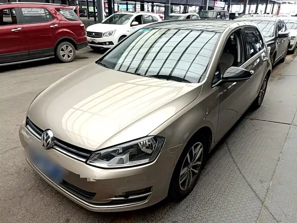 Volkswagen Golf 2017 230TSI Auto Luxury Millionth Anniversary Edition фото 2