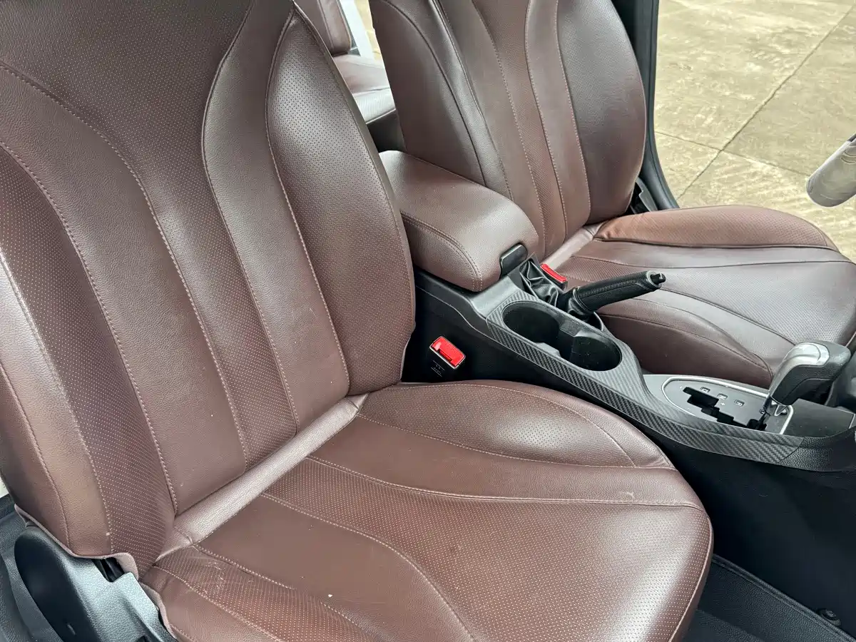 Soueast A5 Wing Dance 2020 2019 1.5L CVT Luxury Edition China V