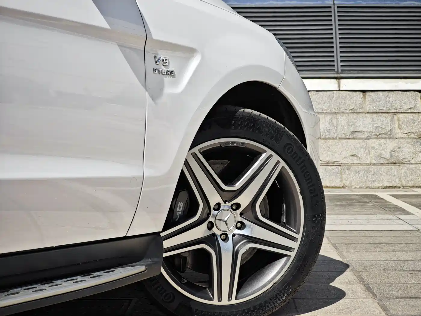 Mercedes-Benz M-Class AMG 2012 AMG ML 63 фото 8
