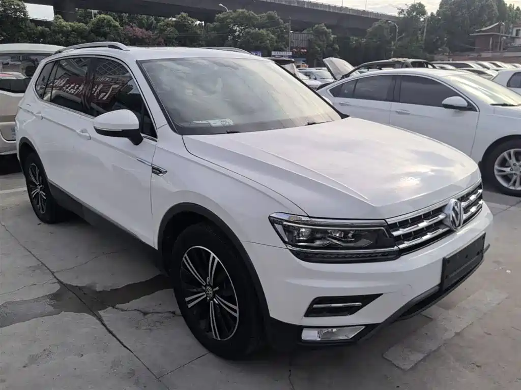 Volkswagen Tiguan L 2017 380TSI Automatic 4WD Luxury Edition фото 4