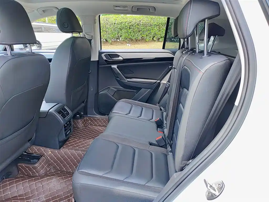 Volkswagen Tayron 2021 280TSI 2WD Luxury Smart Connect фото 8