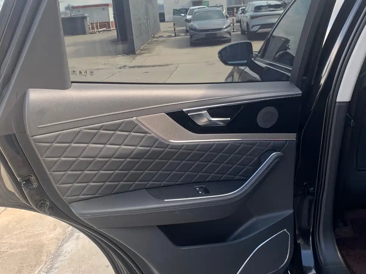 Hongqi HS5 2019 2.0T Smart Connect Enjoy Edition фото 12