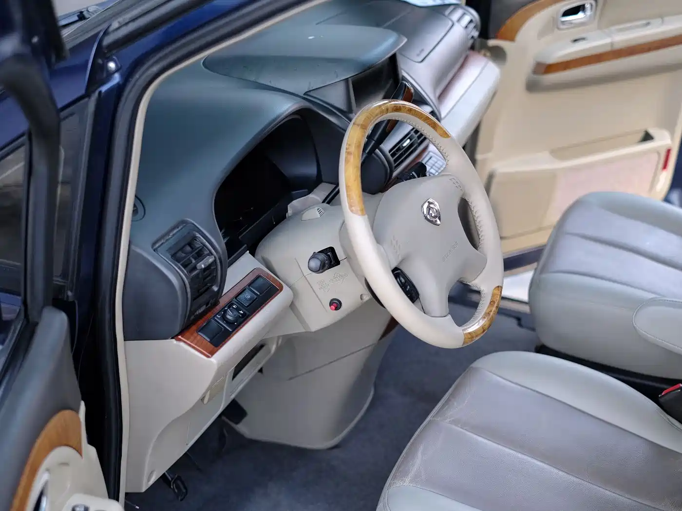 Dongfeng Yuxuan 2008 2007 2.5L Automatic Flagship Edition