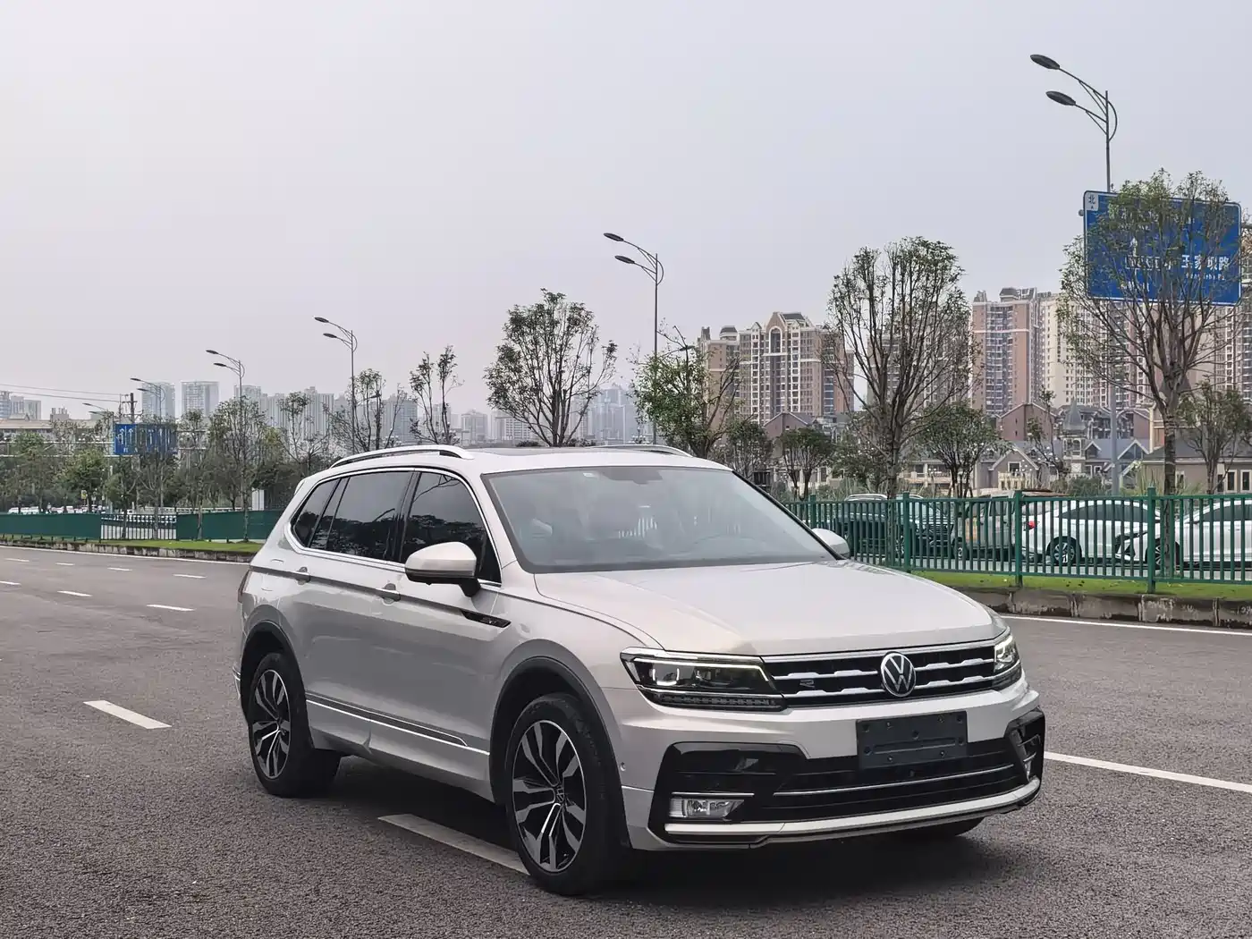 Volkswagen Tiguan L 2022 330TSI Automatic 2WD Smart Edition фото 3