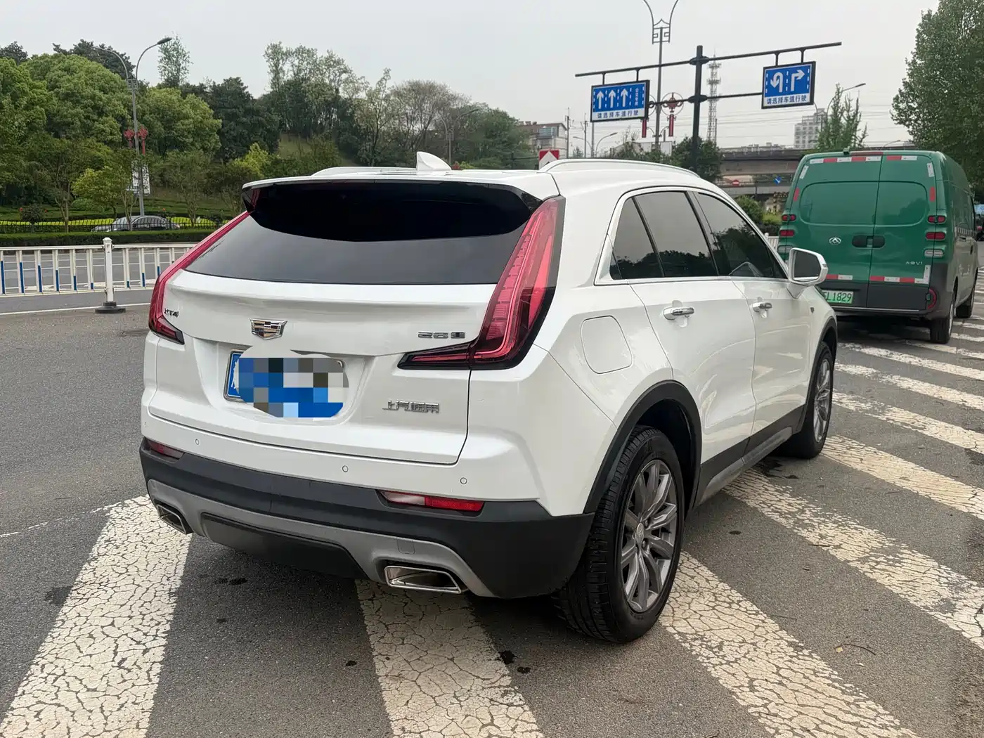 Cadillac XT4 2018 28T FWD Leading Edition фото 4