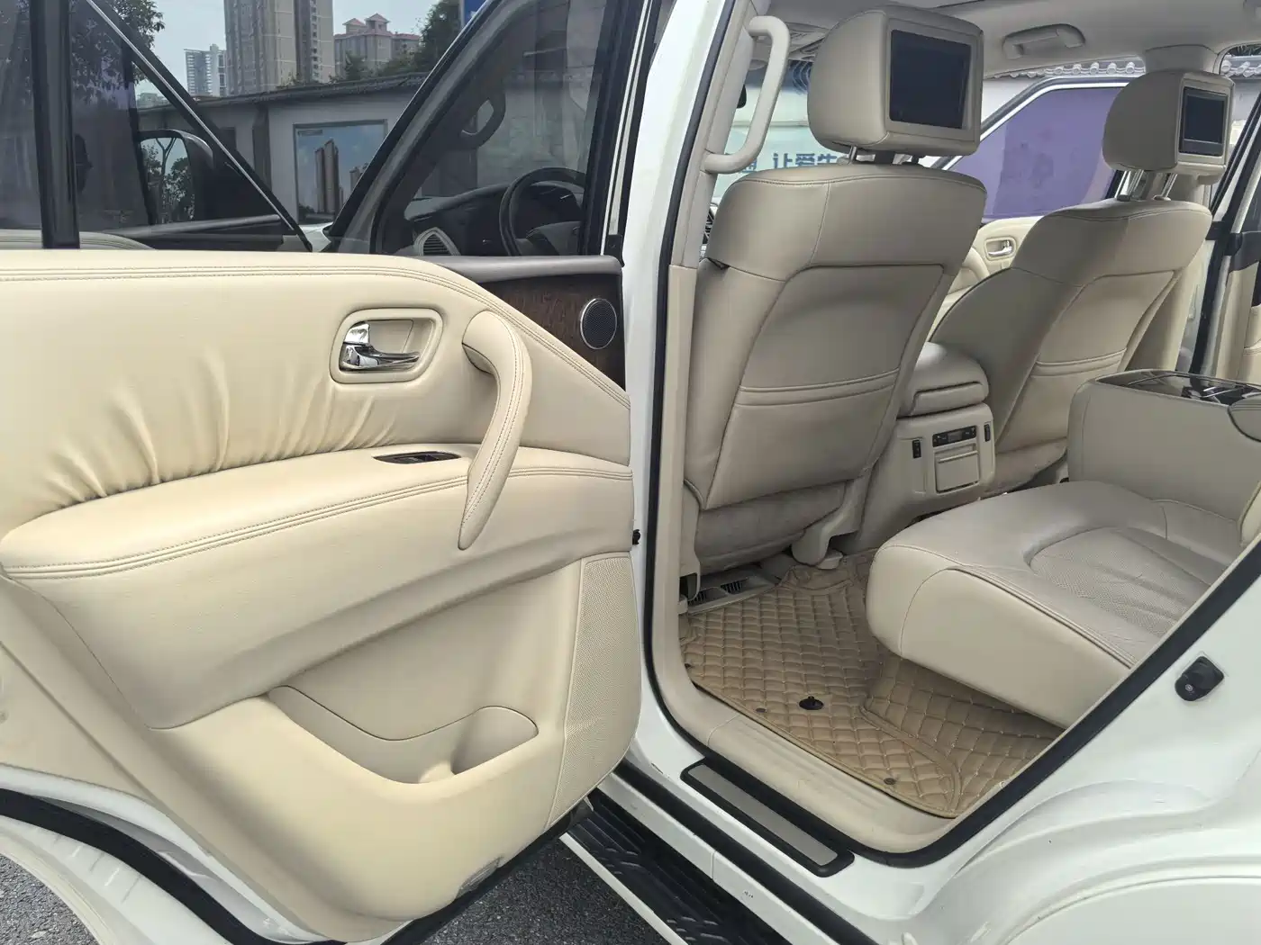 Infiniti QX 2012 2011 QX56
