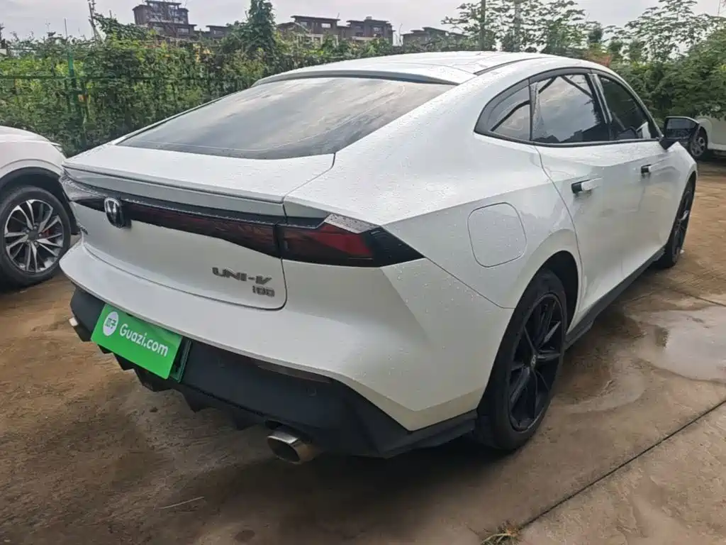 Changan UNI-V iDD 2023 2023 ZhiDian iDD 1.5T 113km Smart Fun Edition