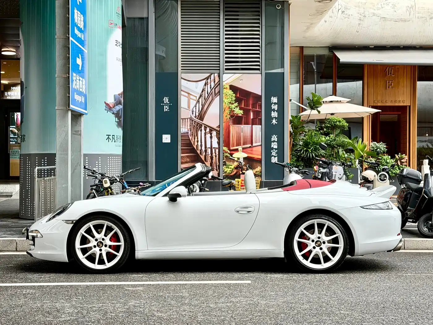 Porsche 911 2012 Carrera S Cabriolet 3.8L фото 4