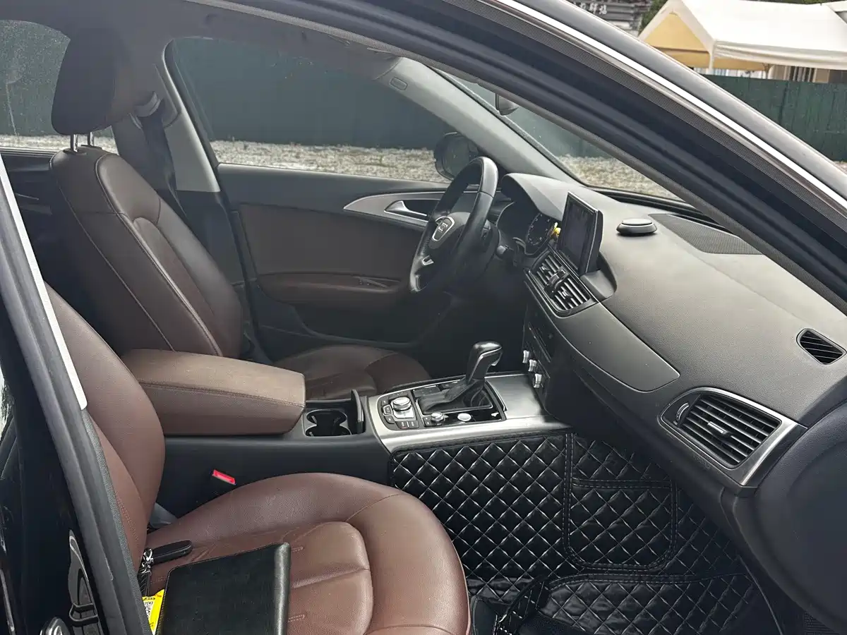 Фото 10 - Audi A6L