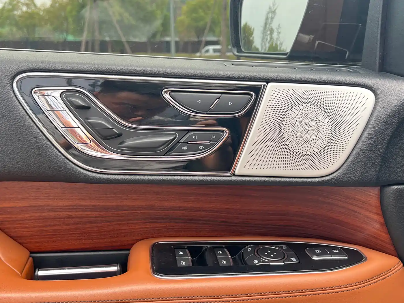 Фото 5 - Lincoln Navigator
