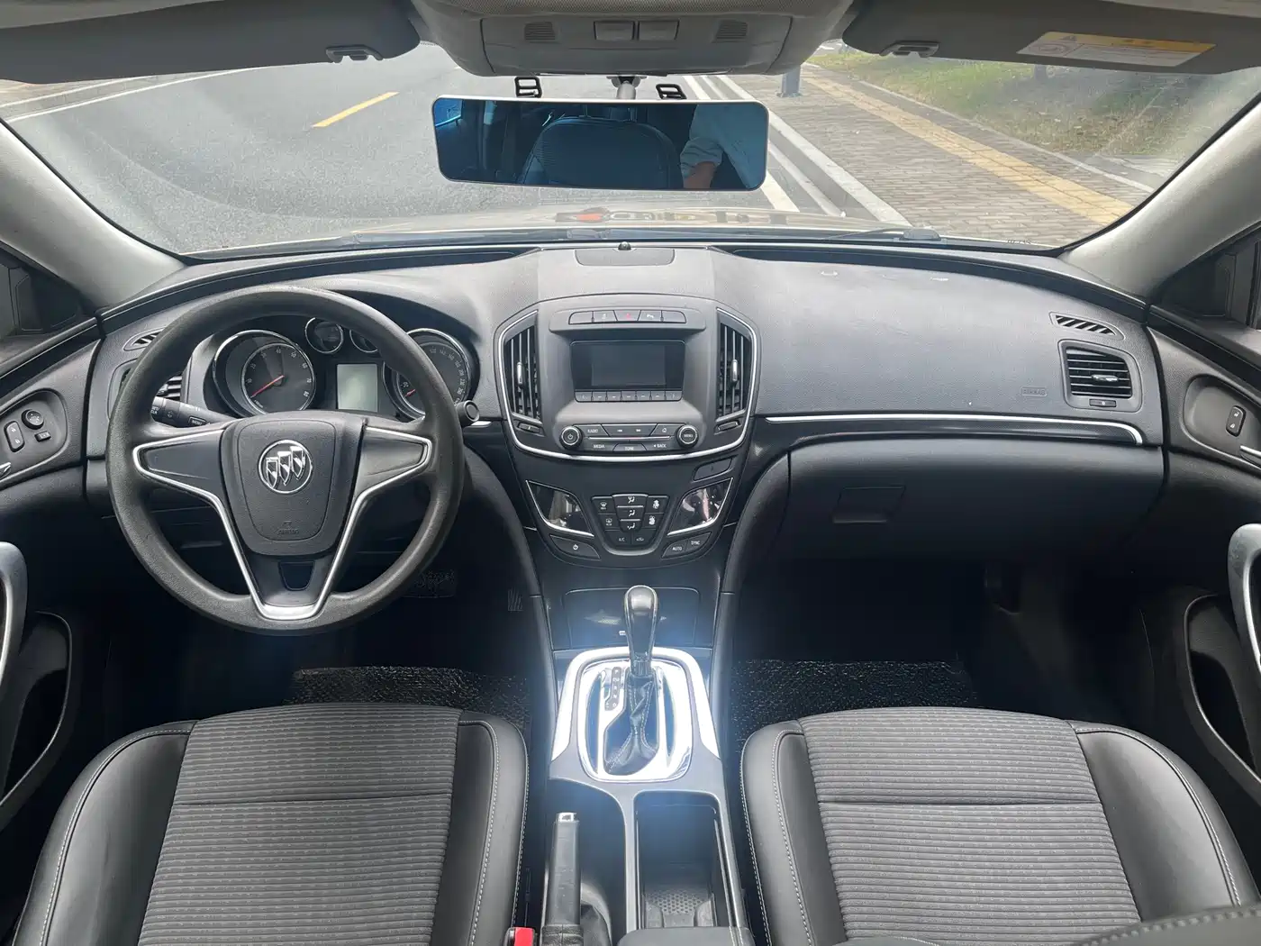 Buick Regal 2015 1.6T Leading Tech Edition фото 9
